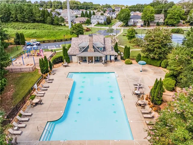 $679,000 | 200 Edinburgh Lane, Woodstock, GA 30188