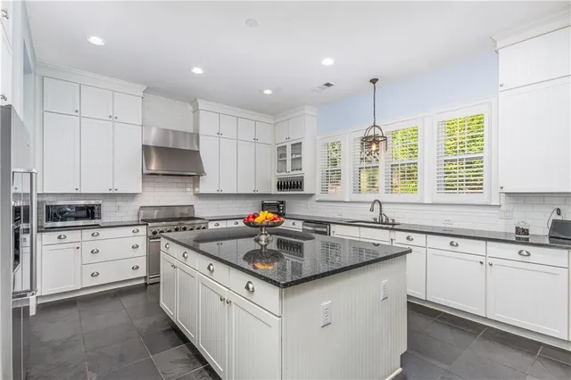 $679,000 | 200 Edinburgh Lane, Woodstock, GA 30188