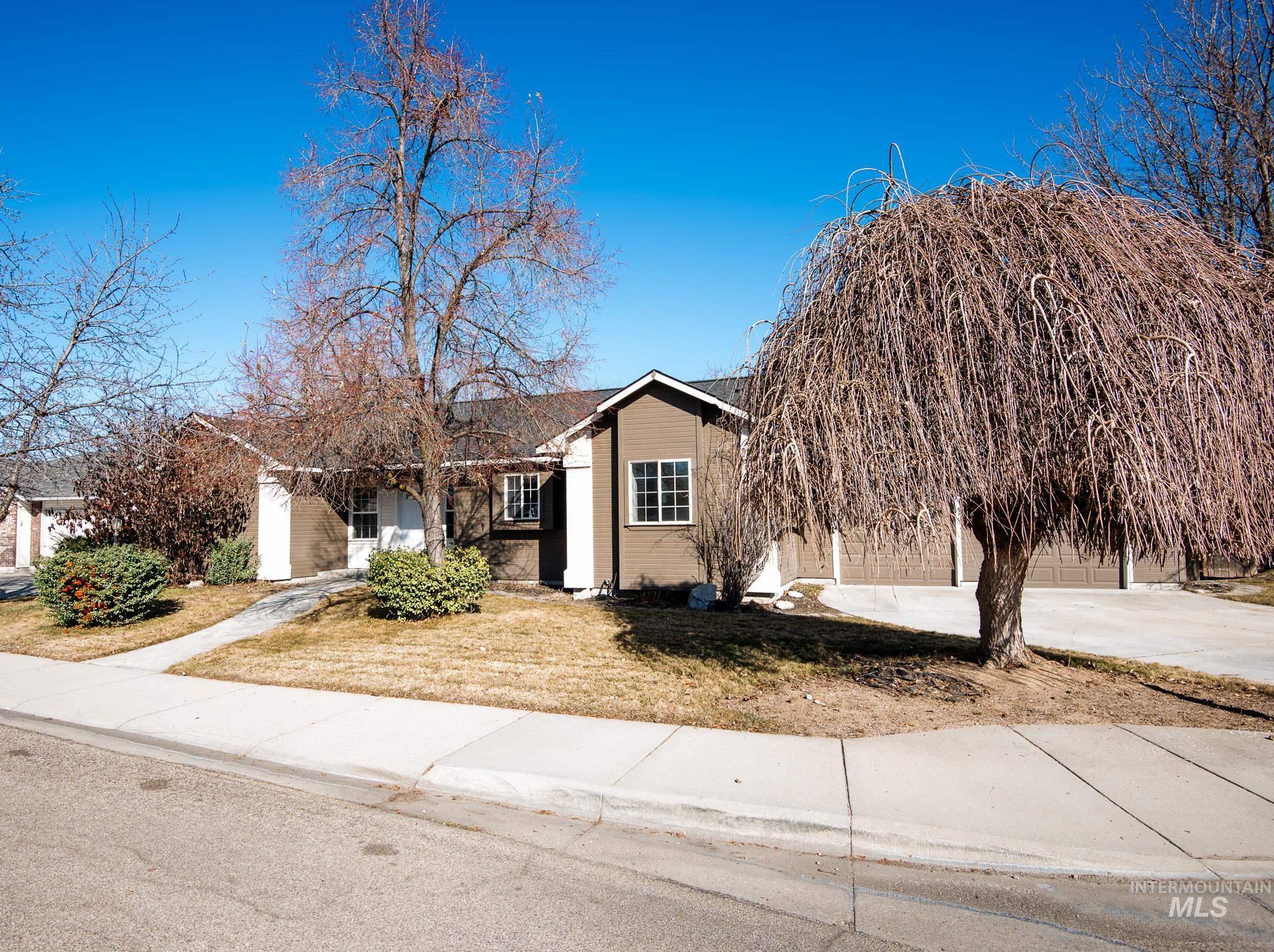 904 West Loon Street Meridian, ID 83642 - Photo 2 of 27