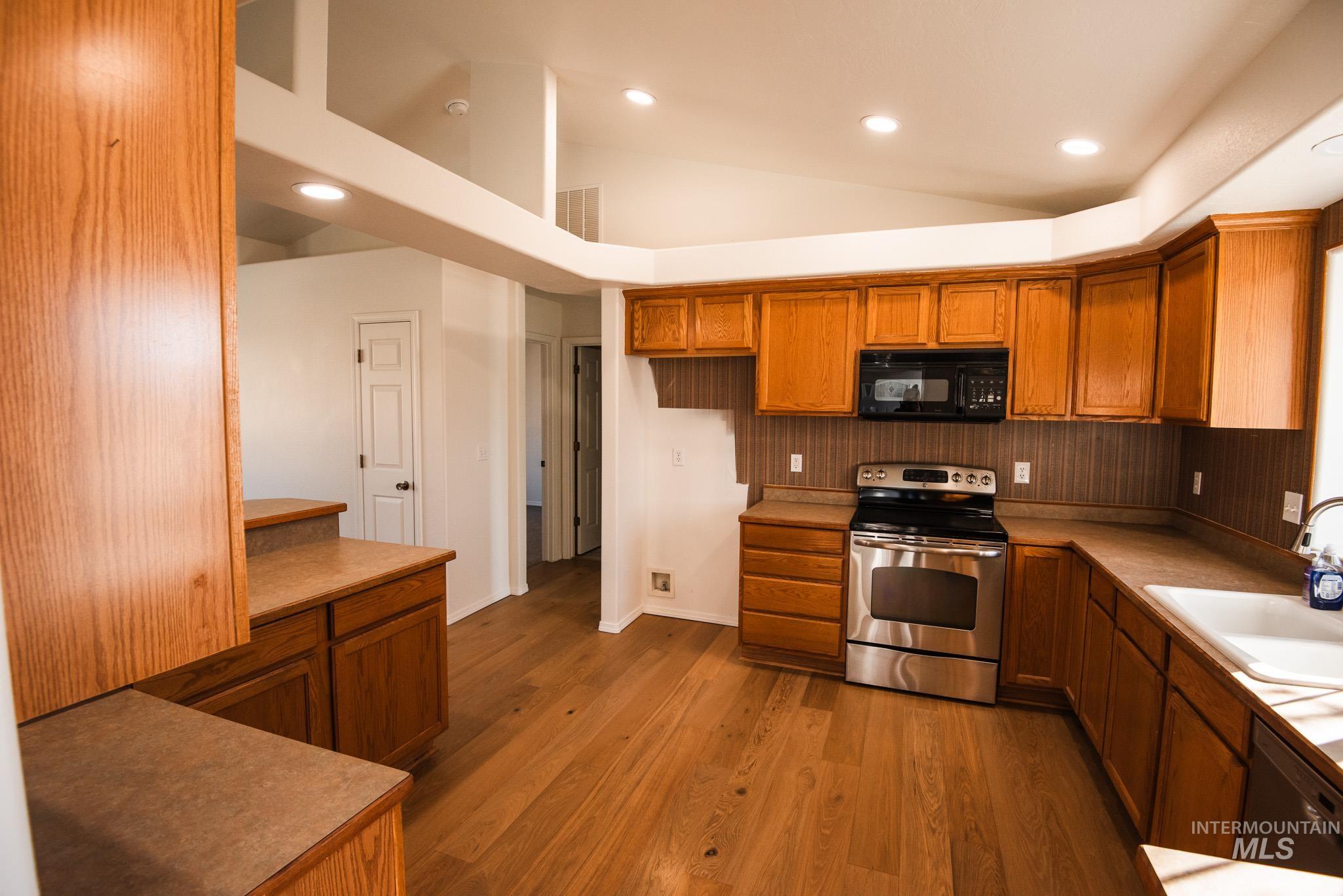 904 West Loon Street Meridian, ID 83642 - Photo 5 of 27