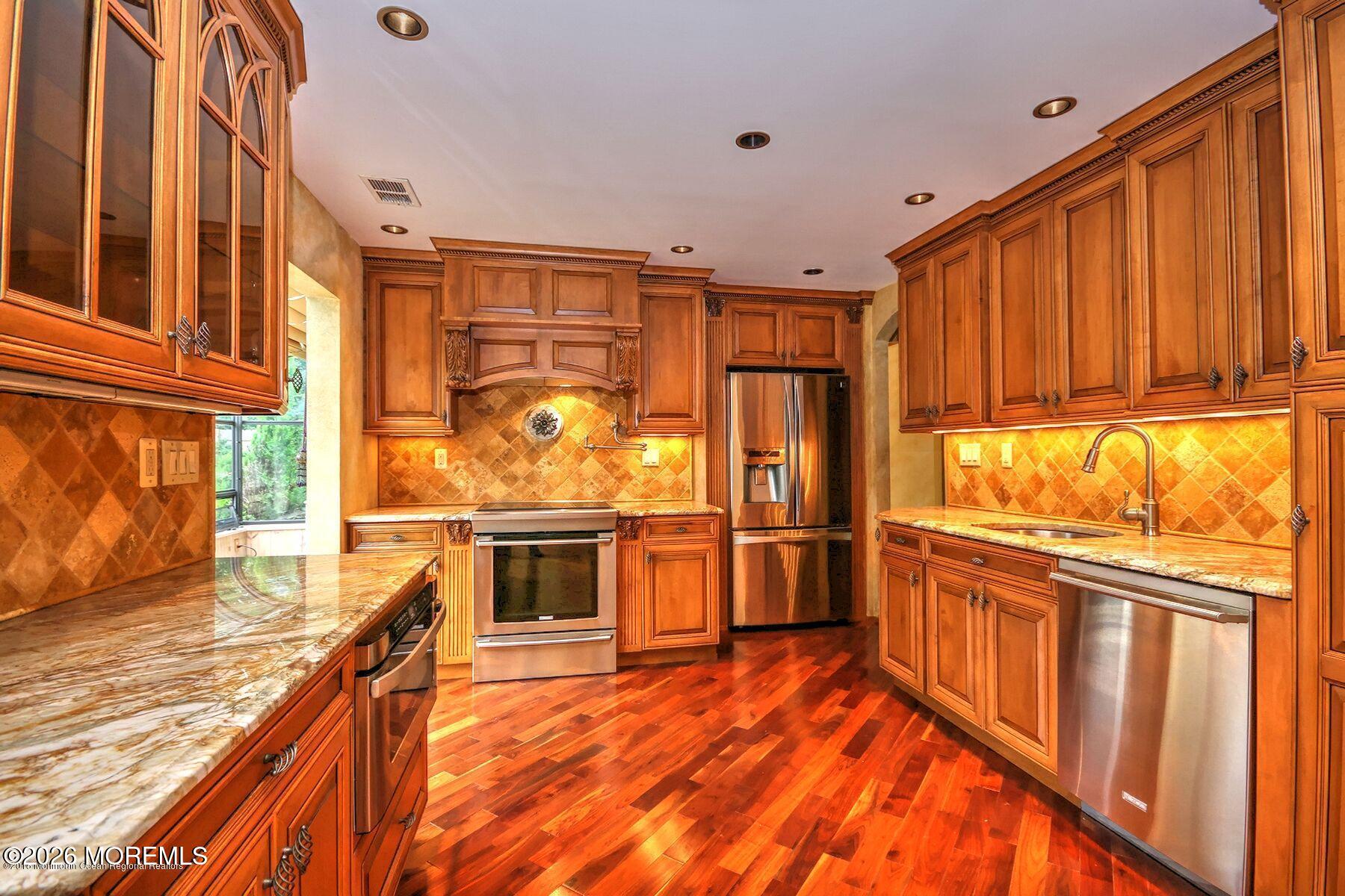 6 Hillcrest Road Manalapan, NJ 07726 - Photo 20 of 34 6 hill4