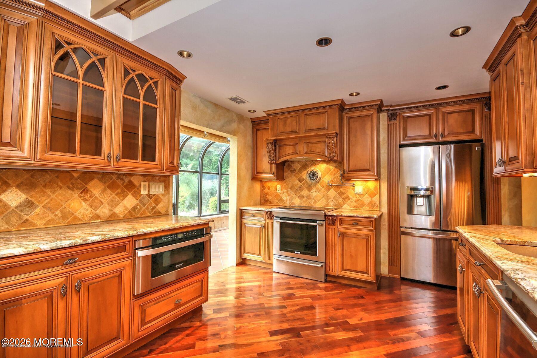 6 Hillcrest Road Manalapan, NJ 07726 - Photo 22 of 34 6 hill3