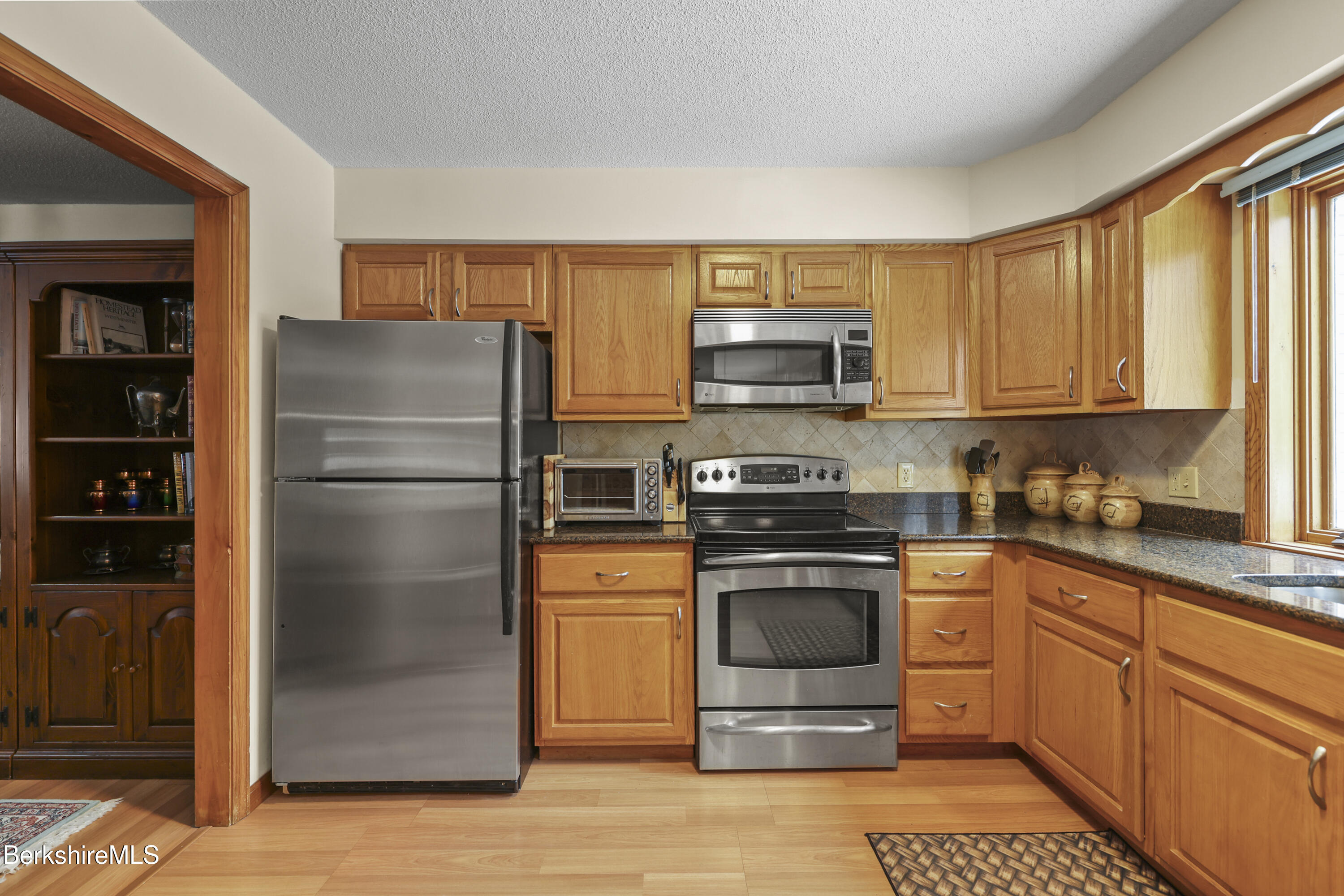 30 Clifden Court, Unit 2 Lenox, MA 01240 - Photo 12 of 40 100 Kitchen