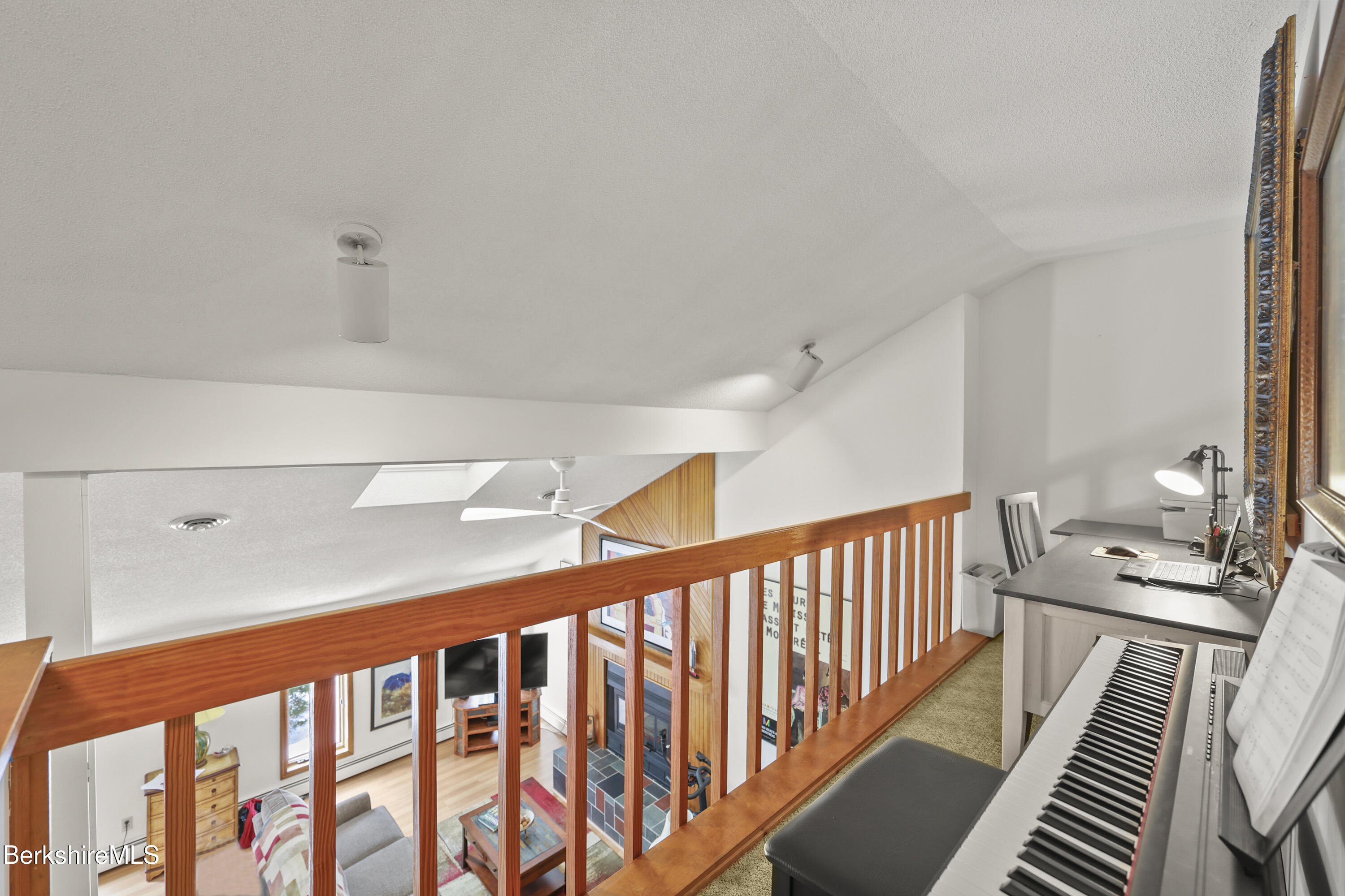 30 Clifden Court, Unit 2 Lenox, MA 01240 - Photo 23 of 40 115 Second Floor Landing