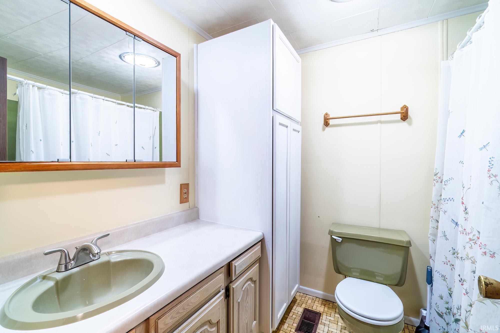 1501 Dot Street Warsaw, IN 46580 - Photo 16 of 31