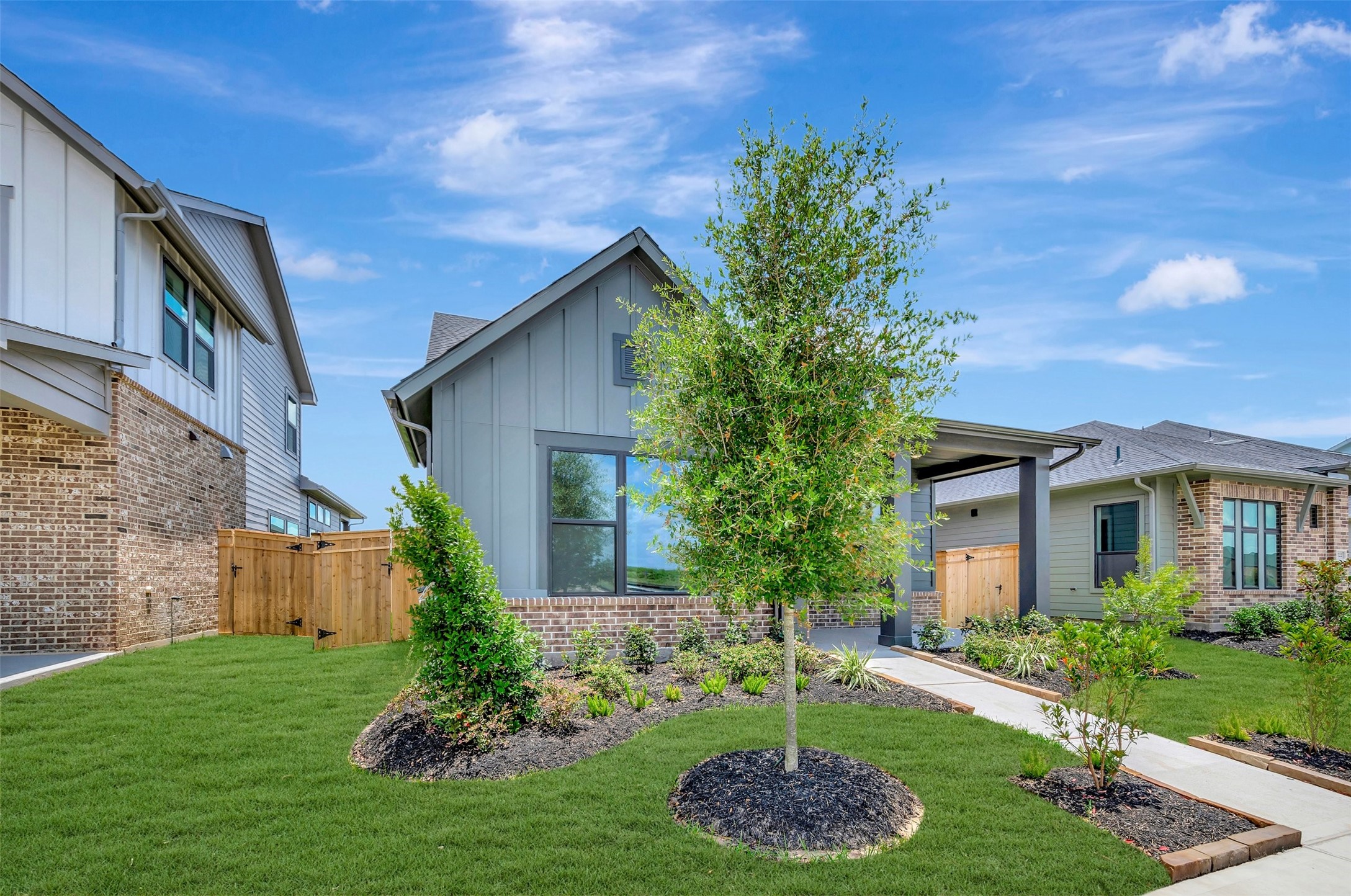 2726 Cottage Place Rosharon, TX 77583 - Photo 4 of 50 Welcome to The Parma by David Weekley Homes. Move-In Ready Now!