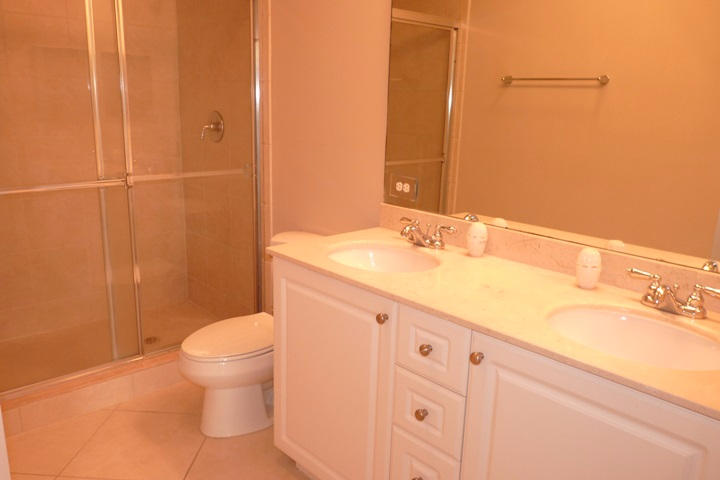 3 Renaissance Way, Unit 304 Boynton Beach, FL 33426 - Photo 11 of 25 MASTER BATH