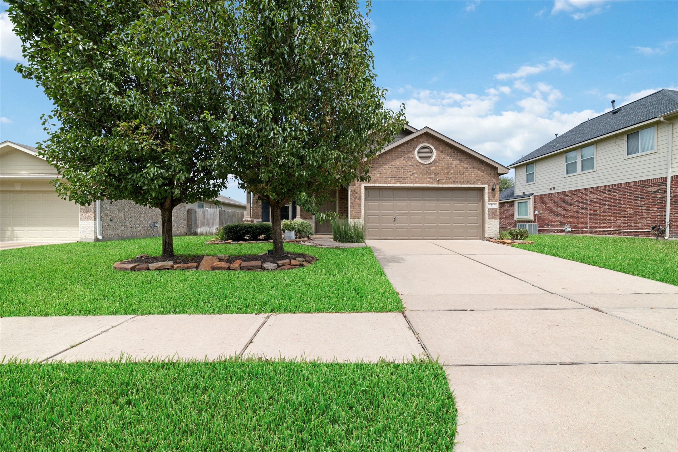 5115 Whitebridge Lane Katy, TX 77449 - Photo 3 of 25
