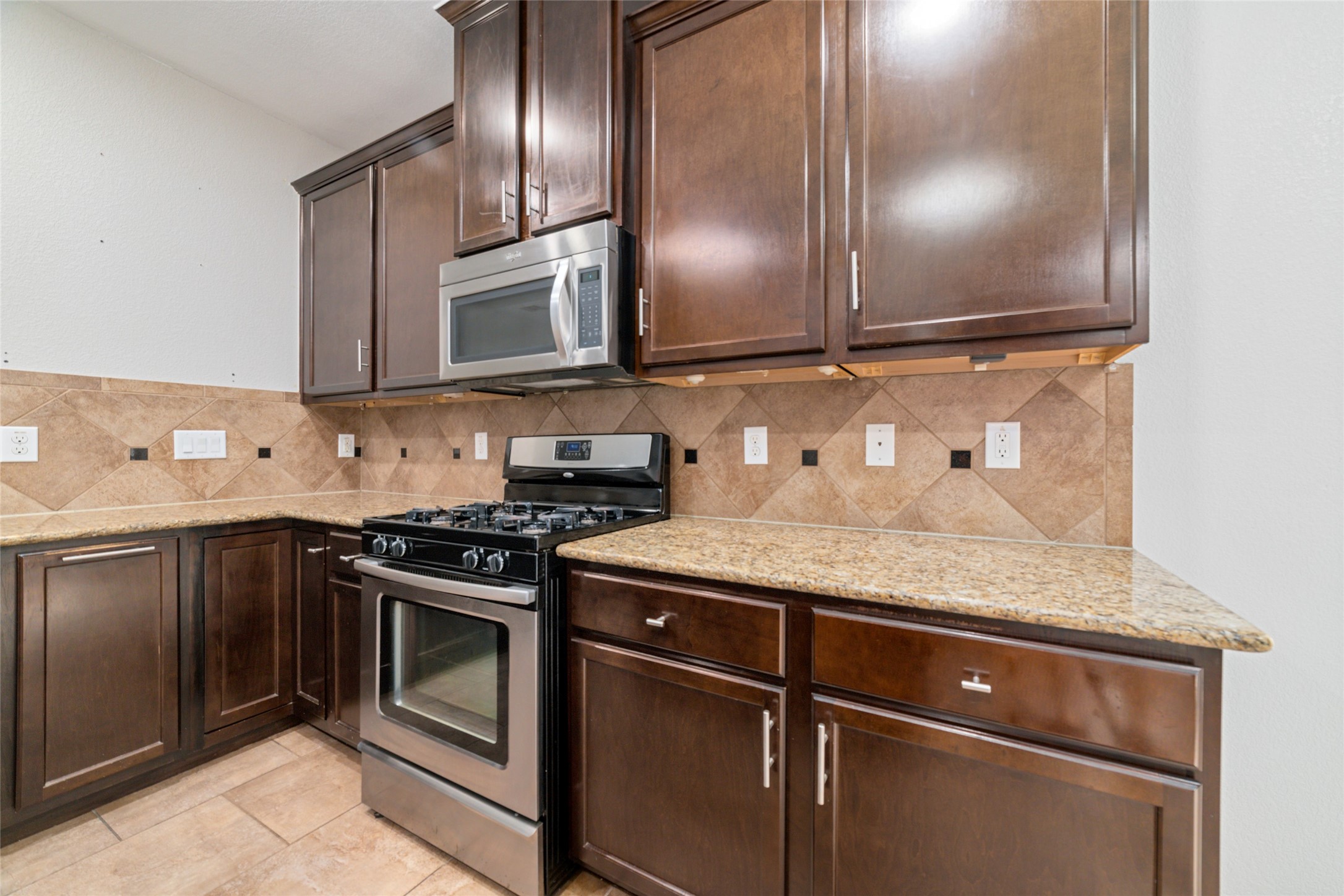 5115 Whitebridge Lane Katy, TX 77449 - Photo 9 of 25