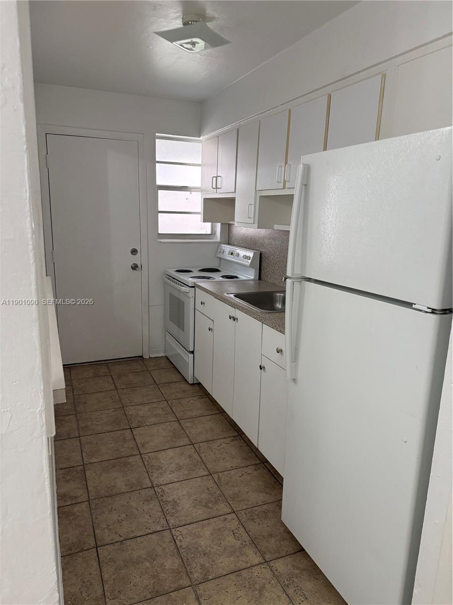 954 Southwest 4th Street, Unit 14 Miami, FL 33130 - Photo 5 of 7