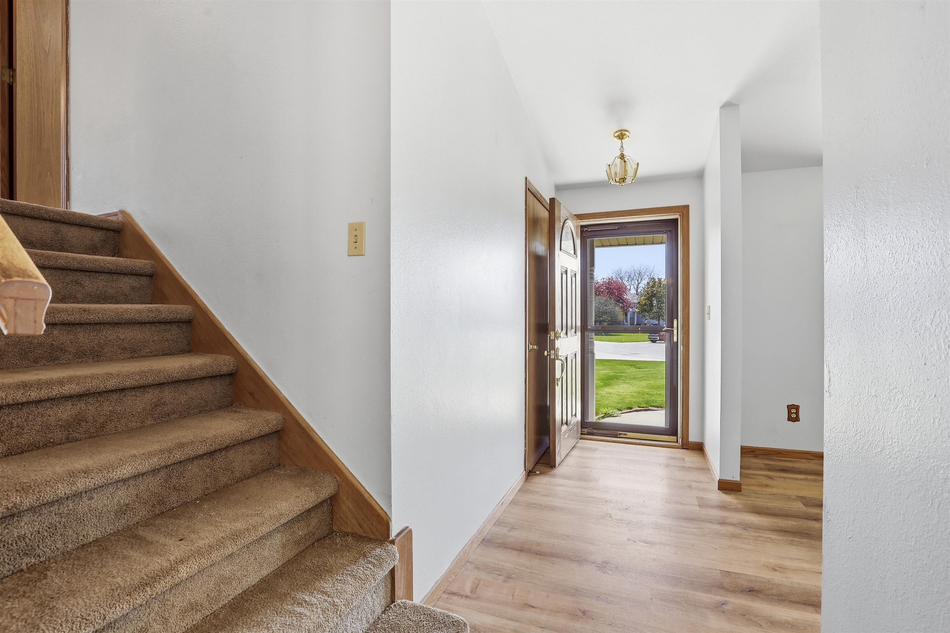 W2944 Northbrook Court Appleton, WI 54915 - Photo 14 of 35