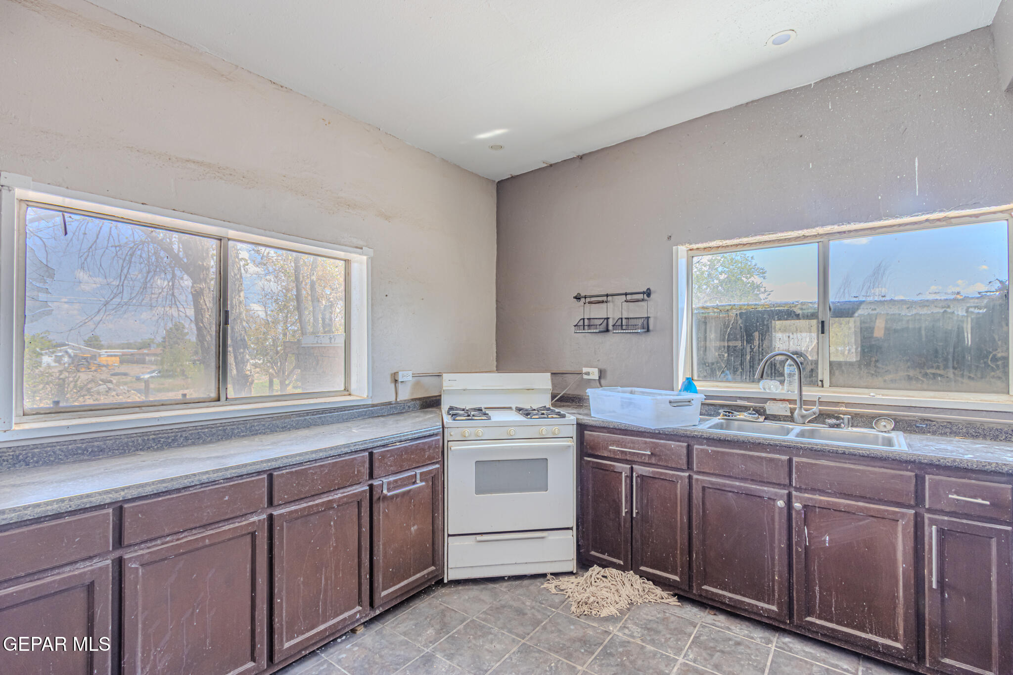 11761 Pretty Acres Lane Socorro, TX 79927 - Photo 17 of 36 IMG_9028-HDR