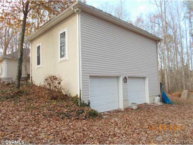 Parking Lot/Garage