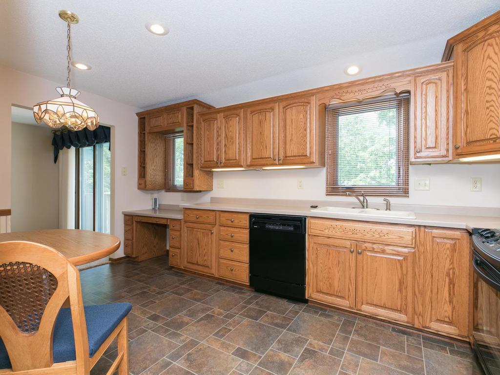 8709 Beard Road Bloomington, MN 55431 - Photo 8 of 25 Gallery Image 8