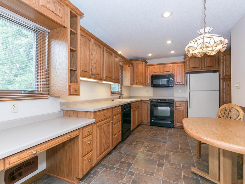 8709 Beard Road Bloomington, MN 55431 - Photo 9 of 25 Gallery Image 9