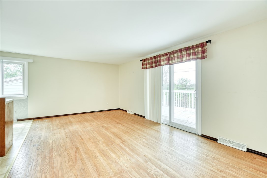 139 Nevins Road Henrietta, NY 14467 - Photo 11 of 38