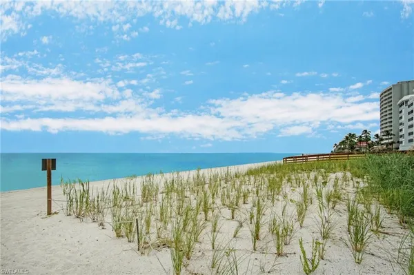 $2,395,000 | 9653 Gulf Shore Drive, Unit 303, Naples, FL 34108