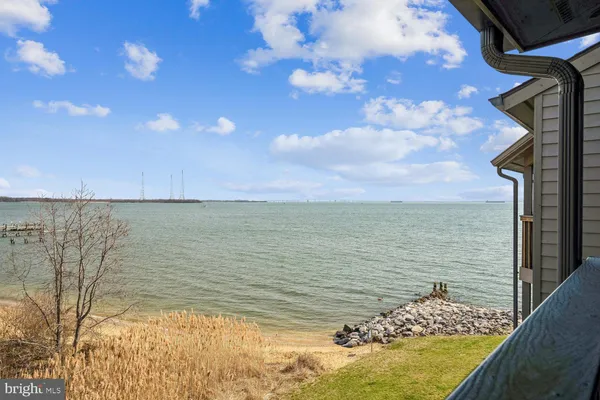 $750,000 | 2018 Quay Village Court, Unit 201, Annapolis, MD 21403