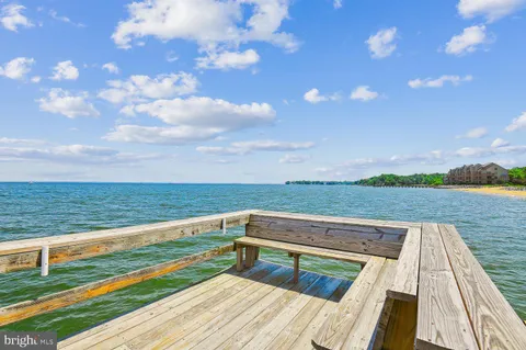 $750,000 | 2018 Quay Village Court, Unit 201, Annapolis, MD 21403