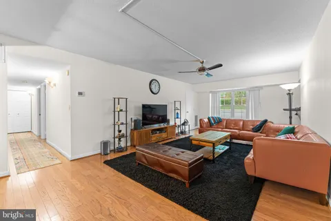 $559,900 | 7720 Tremayne Place, Unit 111, McLean, VA 22102
