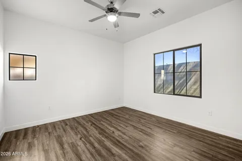 $510,000 | 1500 East Wahalla Lane, Unit E7, Phoenix, AZ 85024