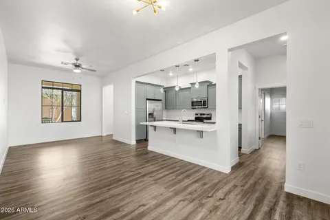 $510,000 | 1500 East Wahalla Lane, Unit E7, Phoenix, AZ 85024