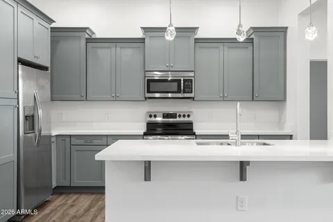 $510,000 | 1500 East Wahalla Lane, Unit E7, Phoenix, AZ 85024