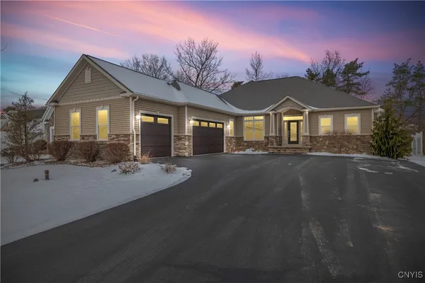 $925,000 | 128 Crane Landing, Manlius, NY 13104