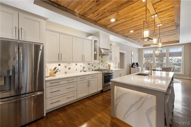 $925,000 | 128 Crane Landing, Manlius, NY 13104