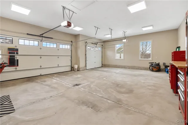 $925,000 | 128 Crane Landing, Manlius, NY 13104