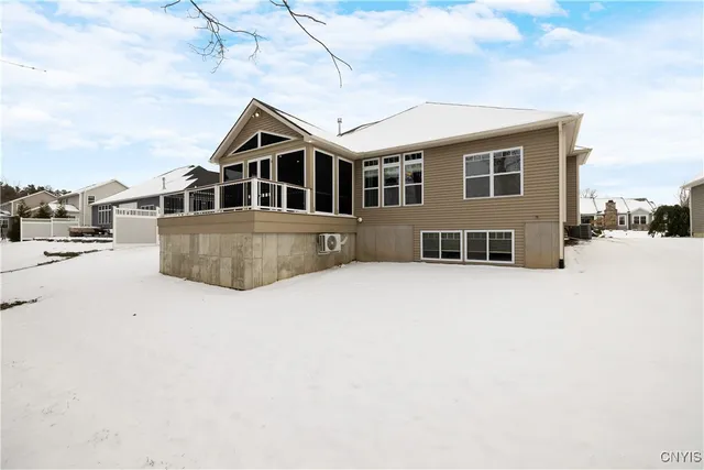 $925,000 | 128 Crane Landing, Manlius, NY 13104