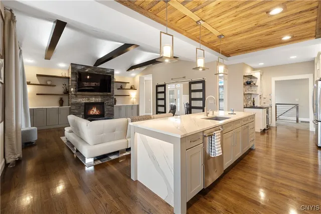 $925,000 | 128 Crane Landing, Manlius, NY 13104