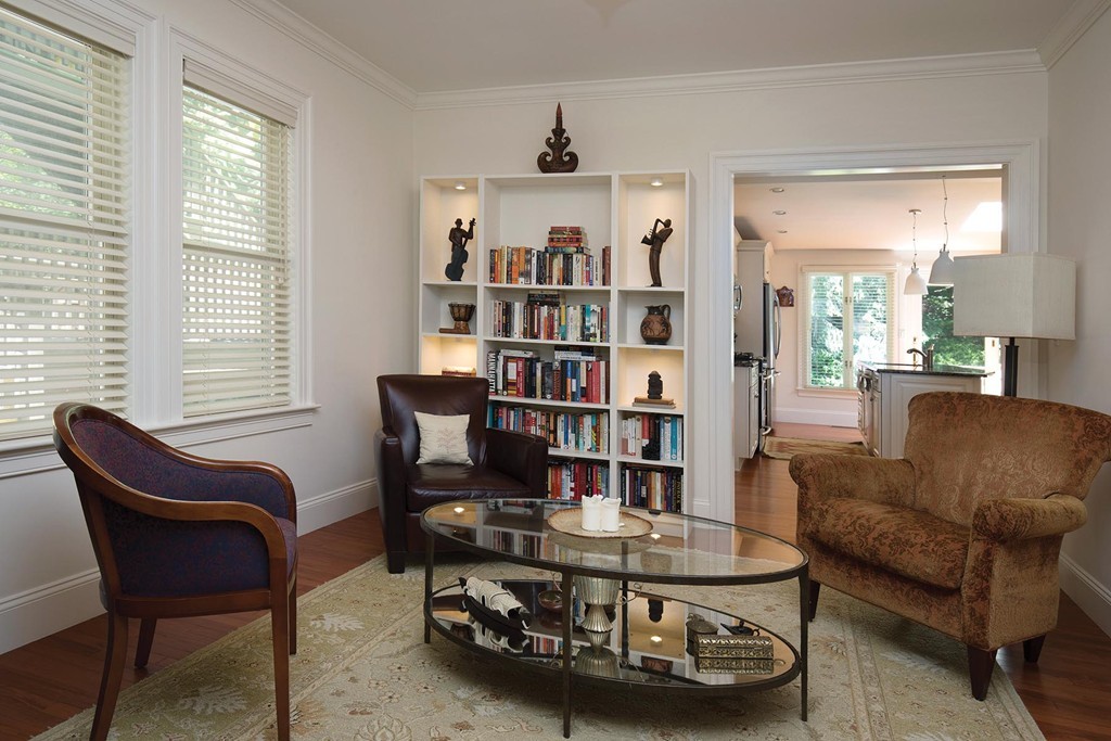 40 Oakland Road, Unit 1 Brookline, MA 02445 - Photo 3 of 9 Gallery Image 3