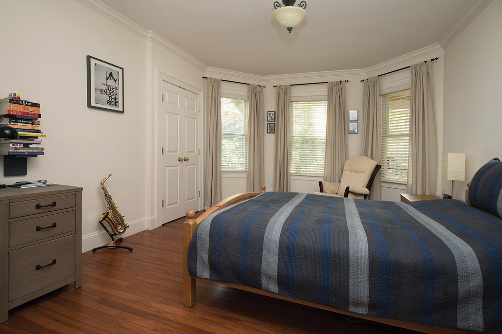 40 Oakland Road, Unit 1 Brookline, MA 02445 - Photo 6 of 9 Gallery Image 6