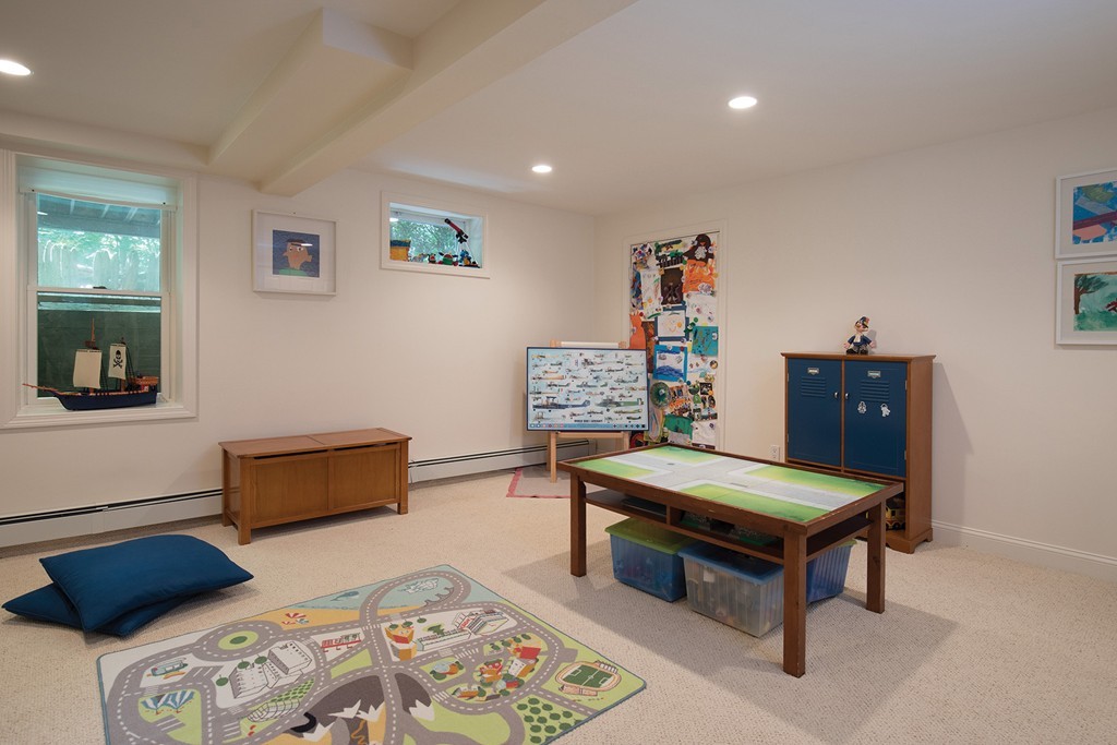 40 Oakland Road, Unit 1 Brookline, MA 02445 - Photo 8 of 9 Gallery Image 8