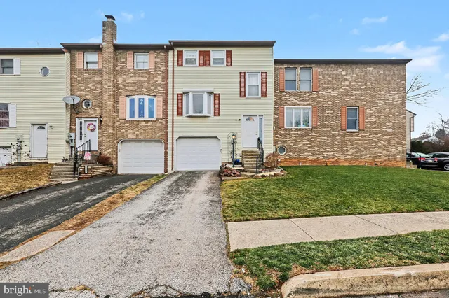 $189,900 | 143 White Dogwood Drive, Etters, PA 17319