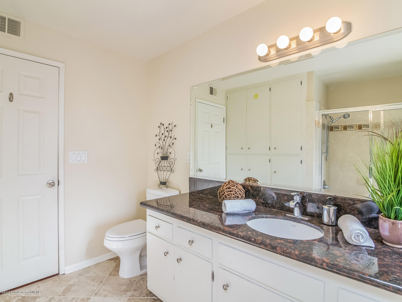 1295 Doremus Road Pasadena, CA 91105 - Photo 24 of 34 033-Bathroom-4927114-medium4x3