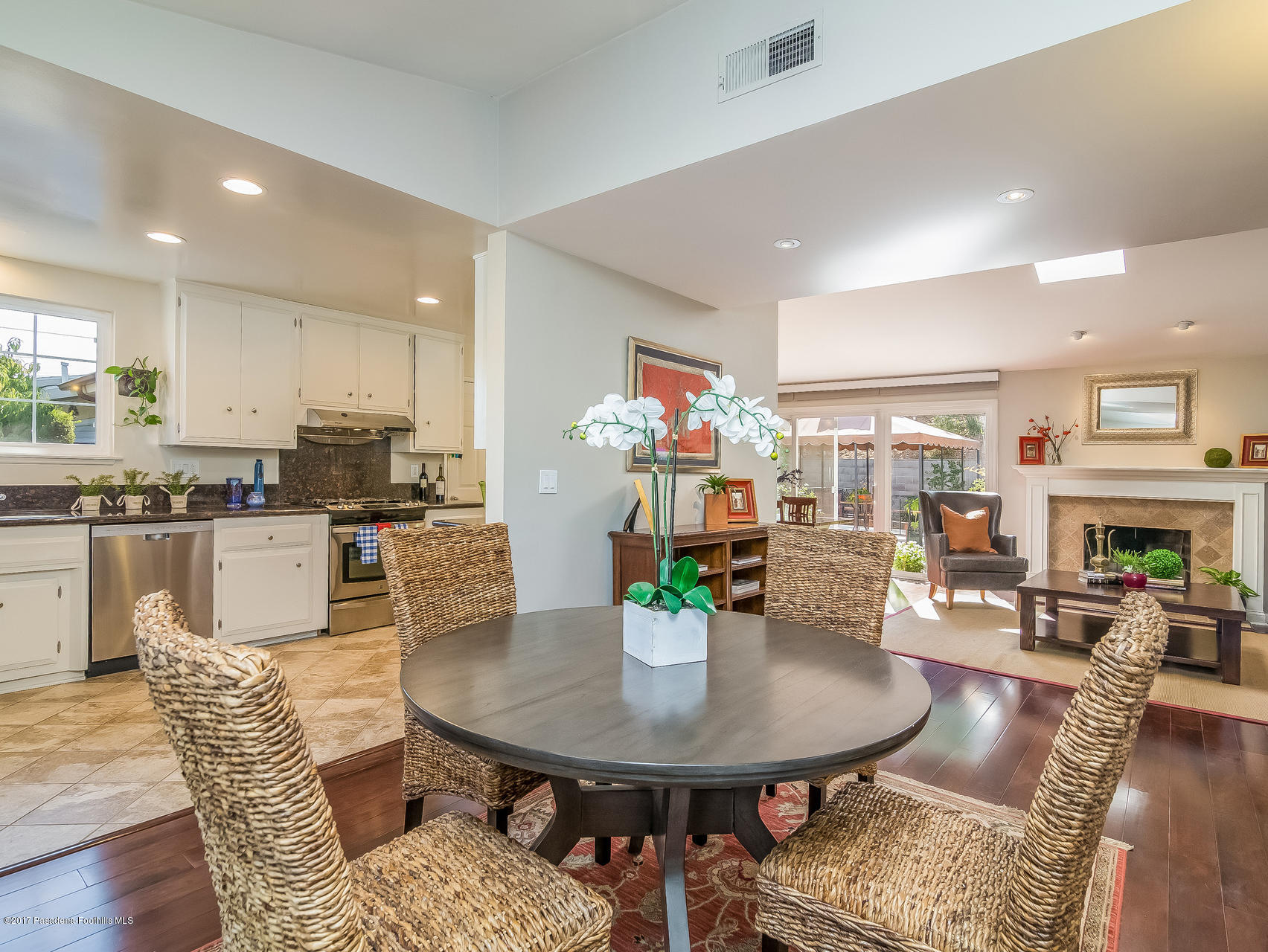 1295 Doremus Road Pasadena, CA 91105 - Photo 10 of 34 014-Breakfast_Nook-4927108-medium4x3
