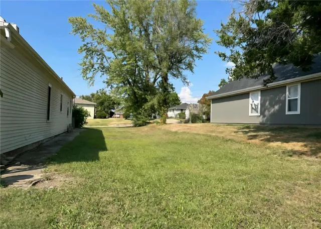 $6,900 | 2403 Lafayette Street, St. Joseph, MO 64507