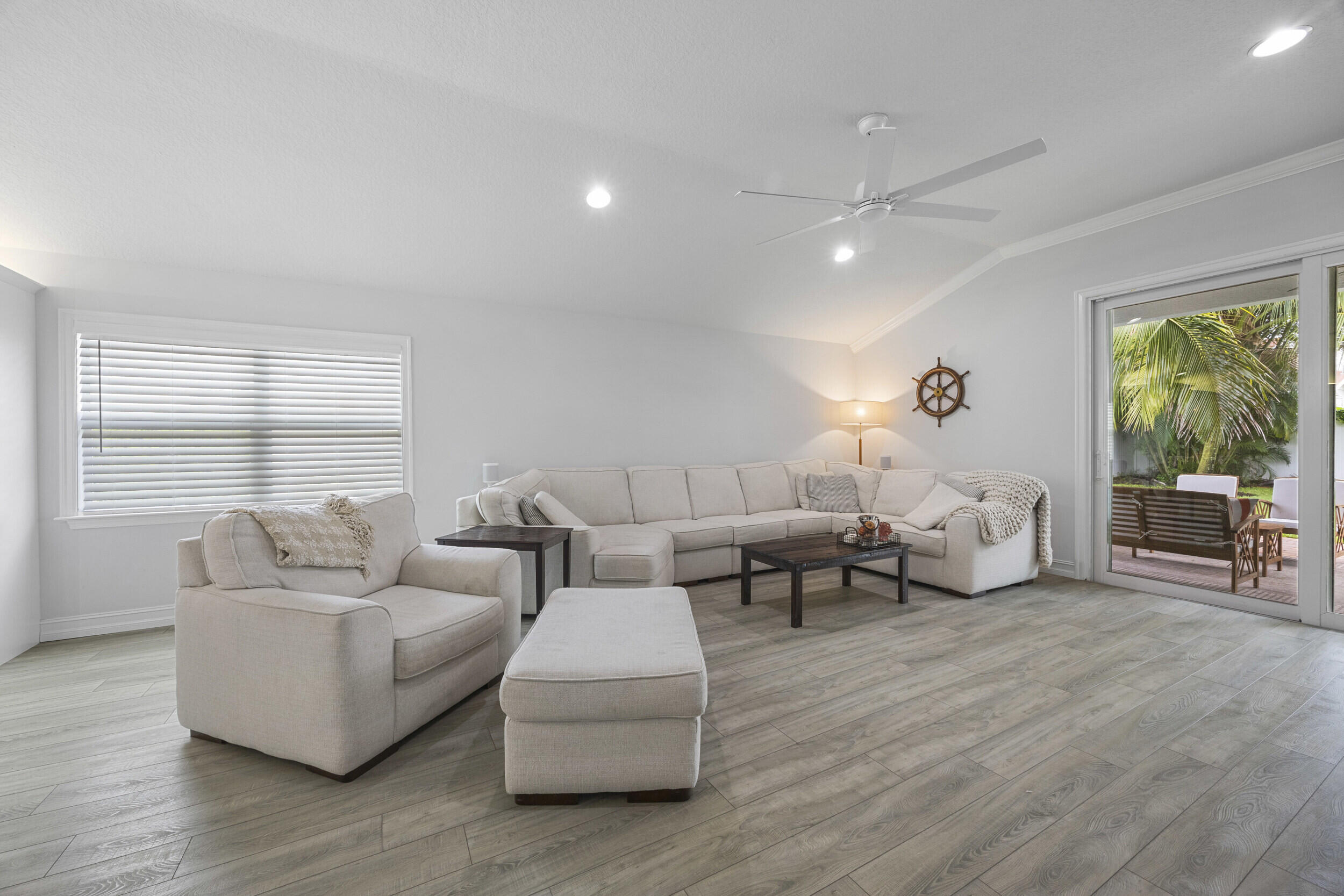 17574 Cinquez Park Road East Jupiter, FL 33458 - Photo 11 of 30 12_jv2a9836