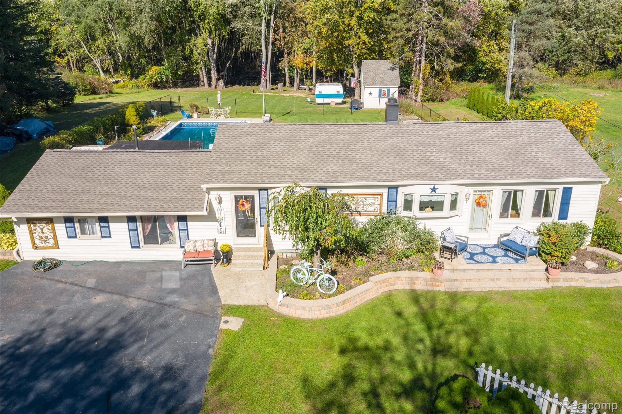 4308 Highland Road Highland, MI 48357 - Photo 1 of 60 Exteriors (5 of 29).jpg