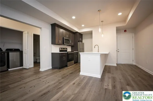 $2,150 | 1210 Eaton Avenue, Unit 304, Bethlehem, PA 18018