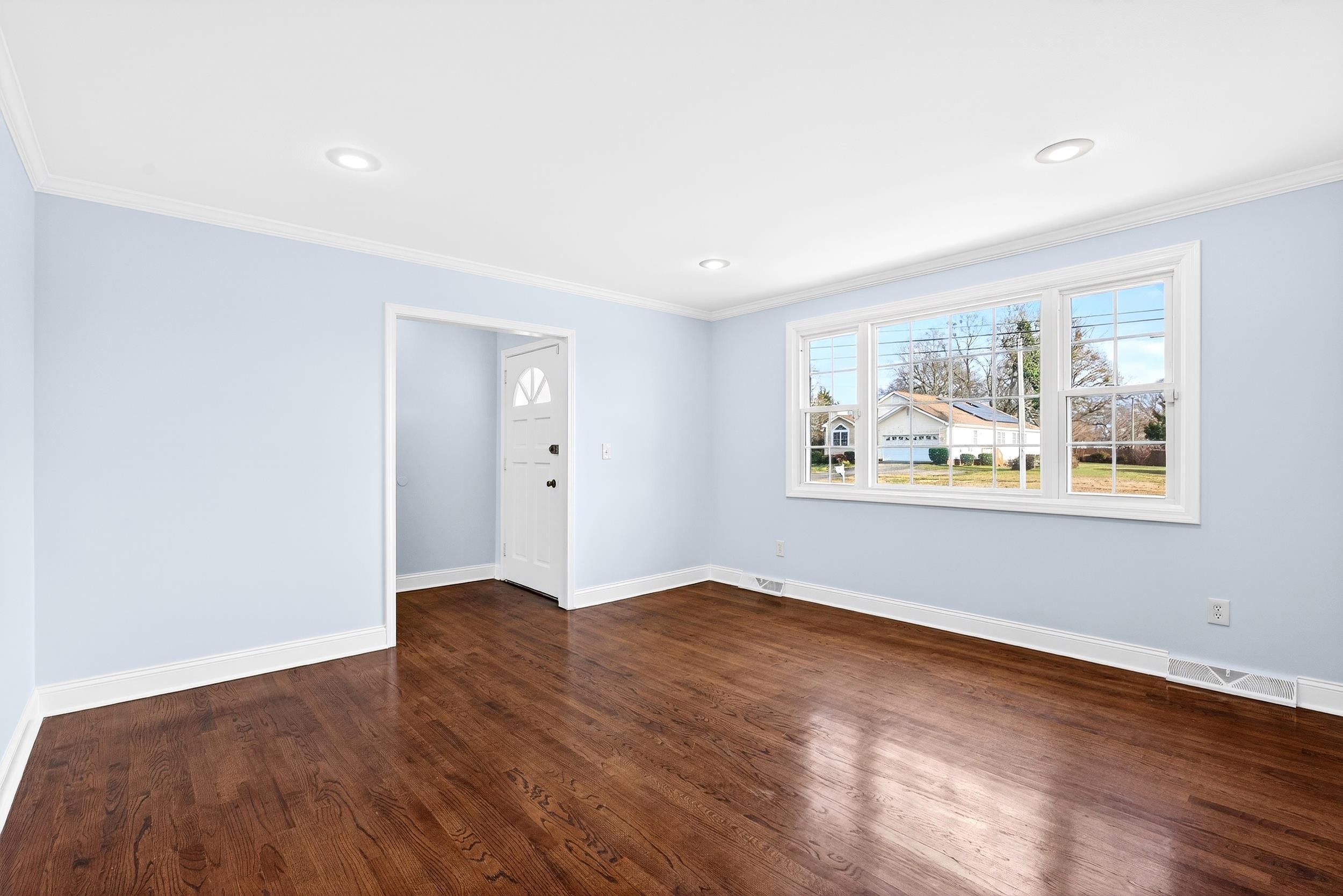 36 Sherman Lane Greenville, SC 29605 - Photo 8 of 49