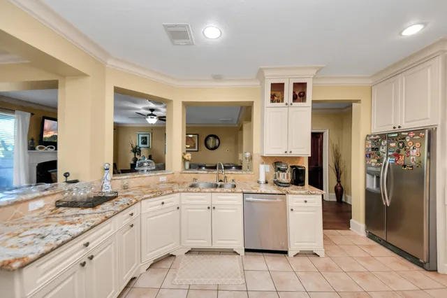 $509,500 | 10138 Bayou Manor Lane, Houston, TX 77064