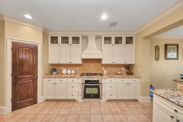 $509,500 | 10138 Bayou Manor Lane, Houston, TX 77064