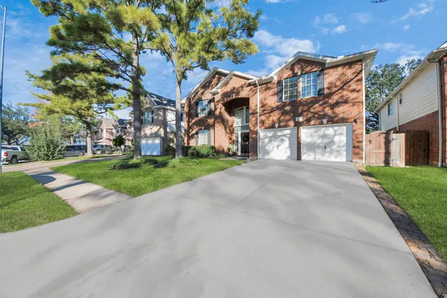 $509,500 | 10138 Bayou Manor Lane, Houston, TX 77064