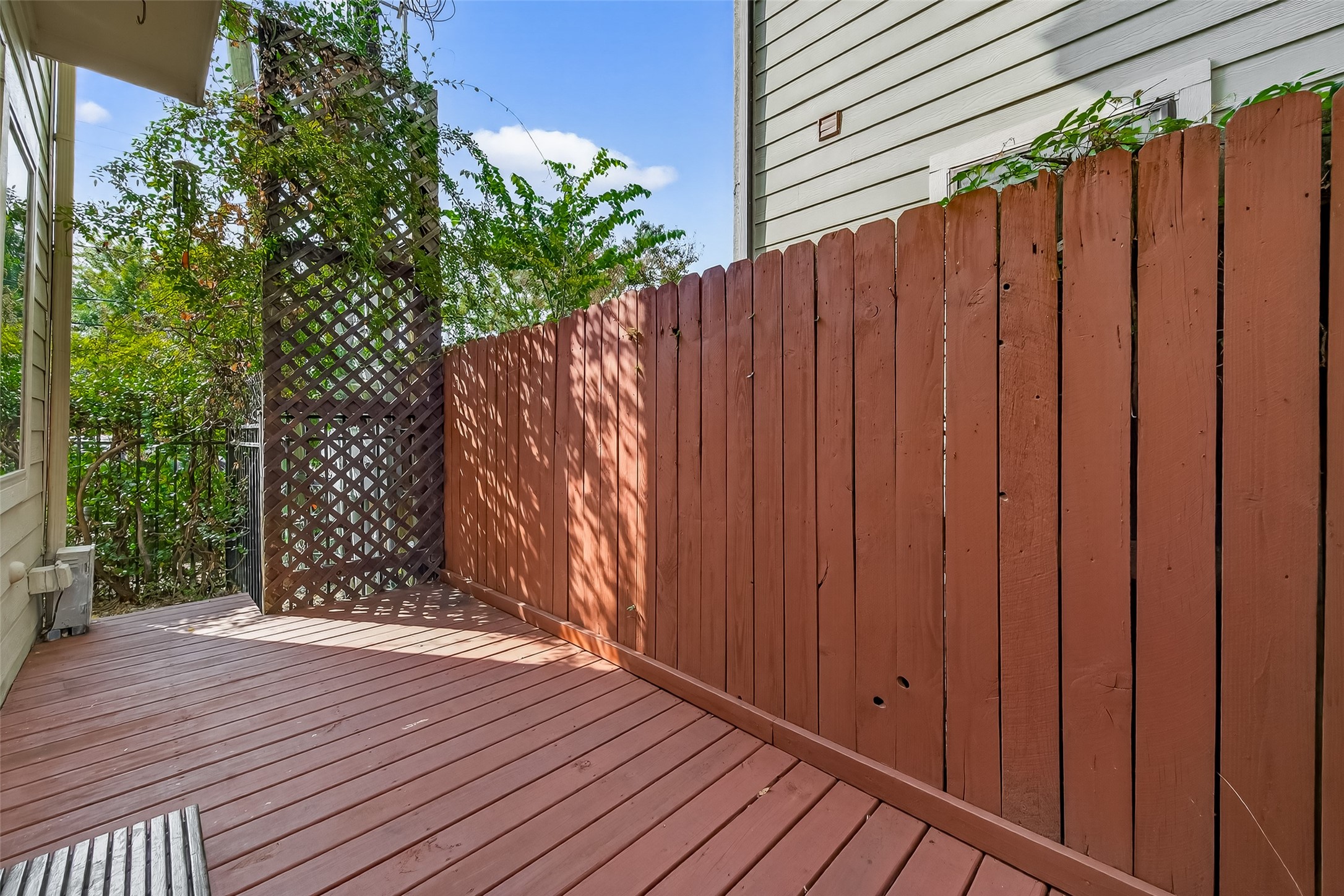 931 West 23rd Street, Unit K Houston, TX 77008 - Photo 35 of 40 View looking towards Shepherd and Durham which has many restaurants and shops. This home has easy access to all of the Heights top attractions.