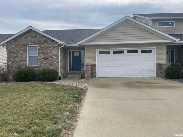 $2,350 | 700 Garvey Lane, Chatham, IL 62629