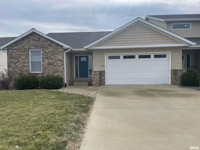 $2,250 | 700 Garvey Lane, Chatham, IL 62629