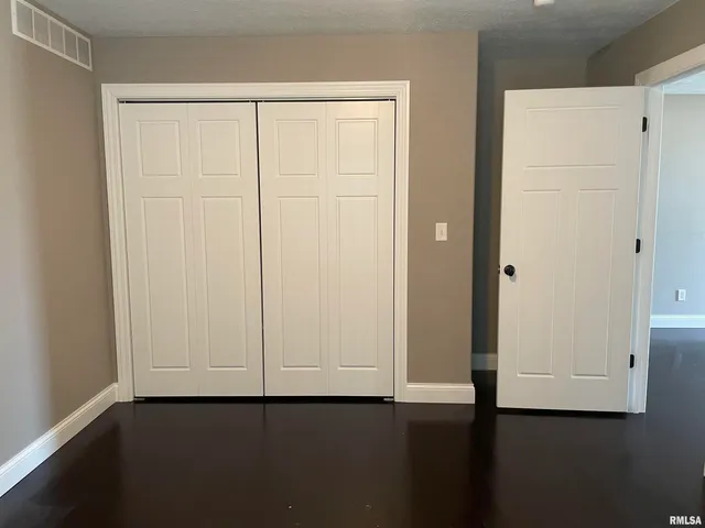 $2,250 | 700 Garvey Lane, Chatham, IL 62629